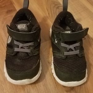Nike toddler athletic shoes